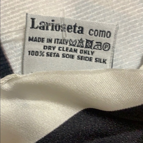 Moschino - Picture 3 of 3